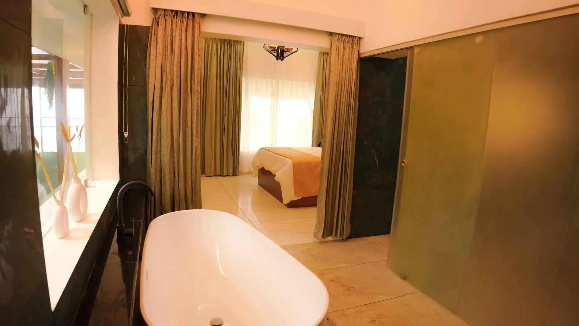 Misty Wonders Otel Munnar